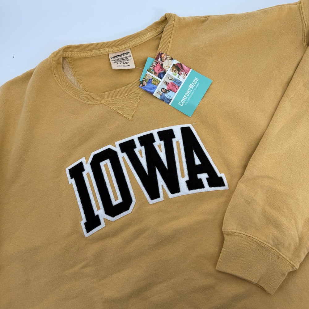 ComfortWash Hanes Iowa Hawkeyes Sweatshirt XL Yellow GDH400 NWT